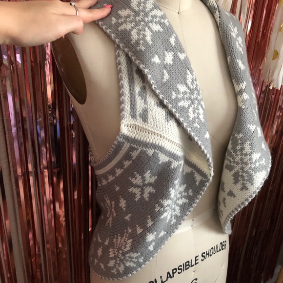 Grey White Sweater Vest - Picture 2 of 6